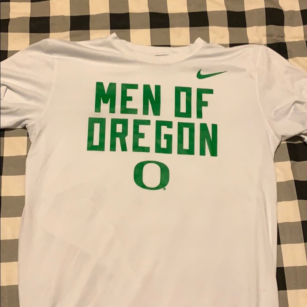 Oregon Nike athletic t shirt